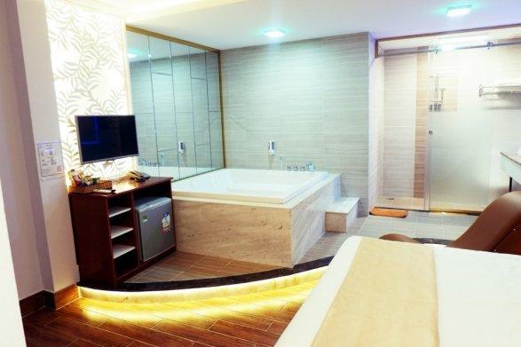 Hong Bao Thach Hotel Хошимин Екстериор снимка